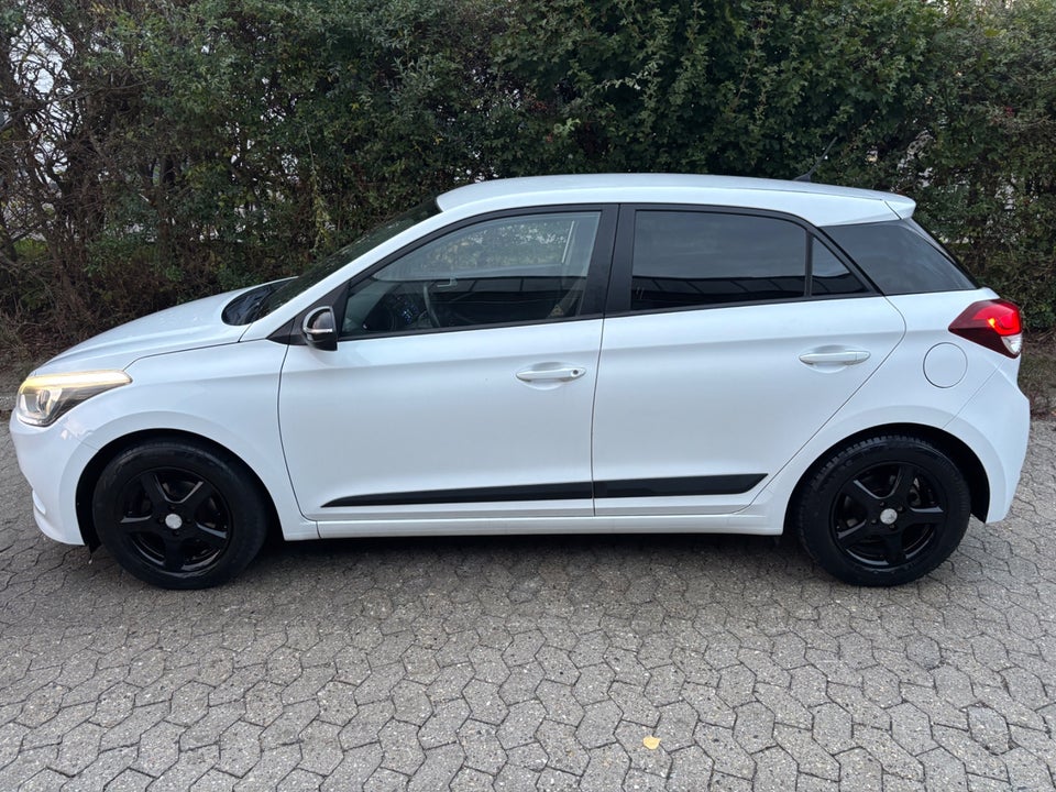 Hyundai i20 1,25 Premium 5d