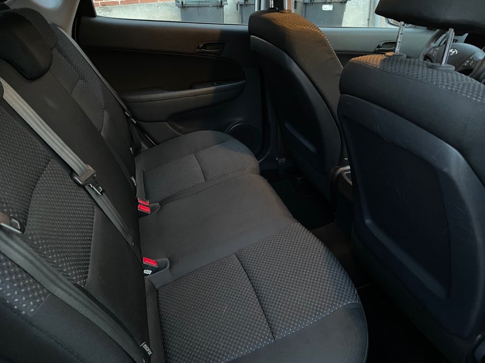 Hyundai i30 1,6 CRDi 90 Comfort Eco 5d