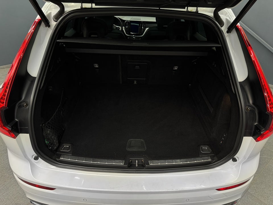 Volvo XC60 2,0 B5 235 R-Design aut. AWD 5d