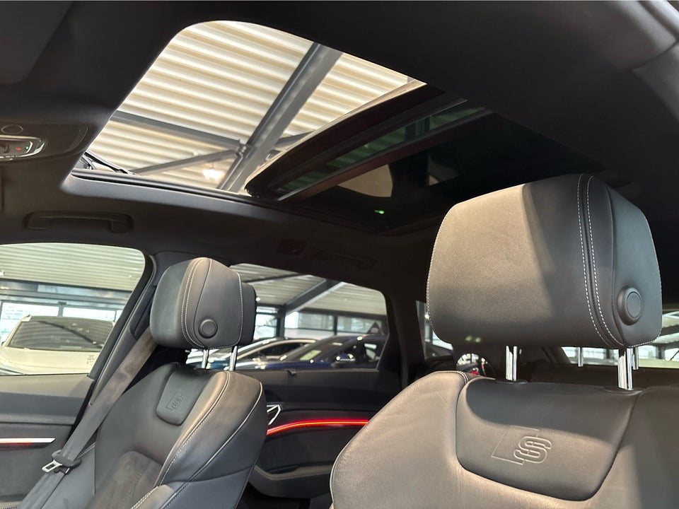 Audi e-tron 55 S-line quattro 5d