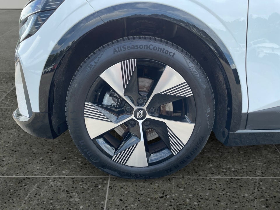 Renault Megane E-Tech 40 Equilibre 5d