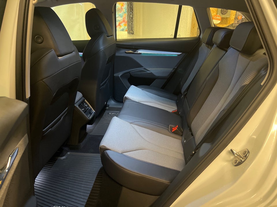 Skoda Enyaq 60 iV Loft 5d