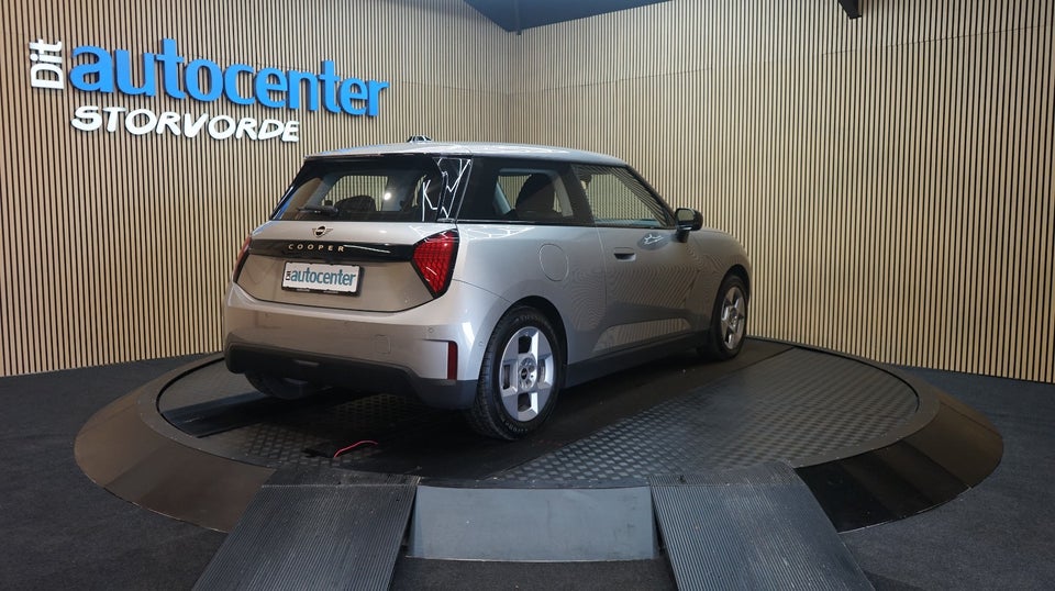 MINI Cooper E Favoured Trim L 3d