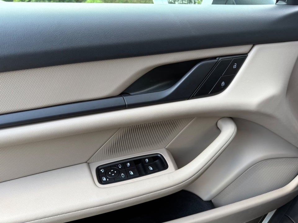 Porsche Taycan Sport Turismo 5d