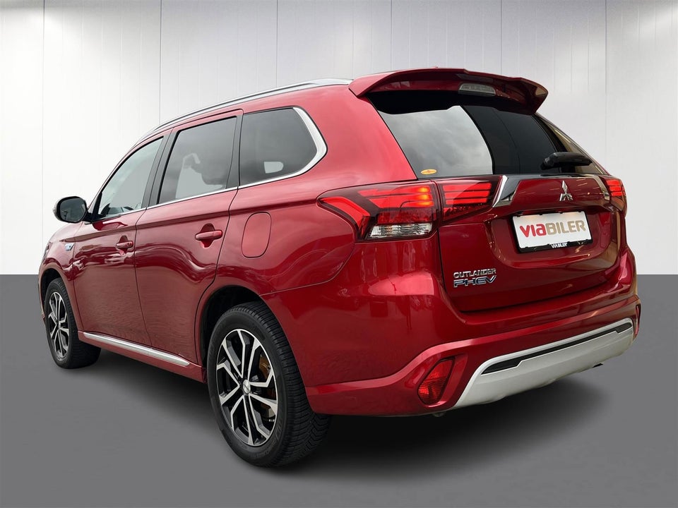 Mitsubishi Outlander 2,4 PHEV Inform+ CVT 4WD 5d