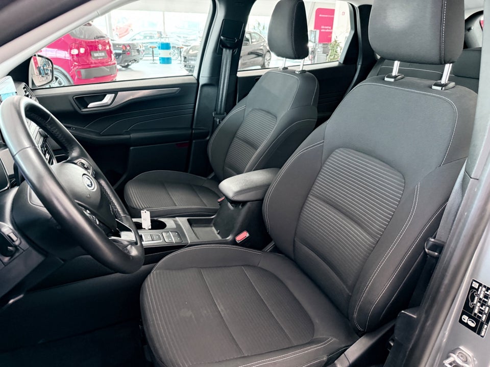 Ford Kuga 2,5 PHEV Titanium CVT 5d