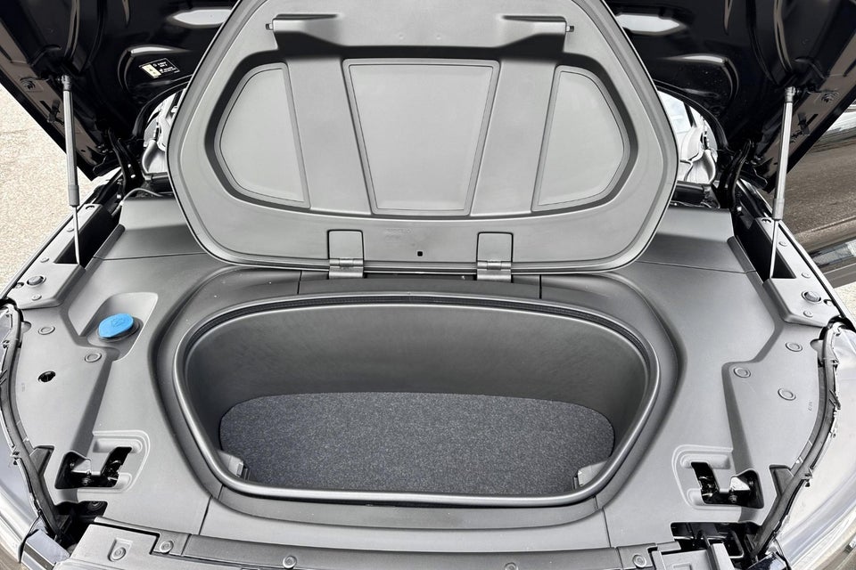 Volvo EX40 Standard Range Plus 5d