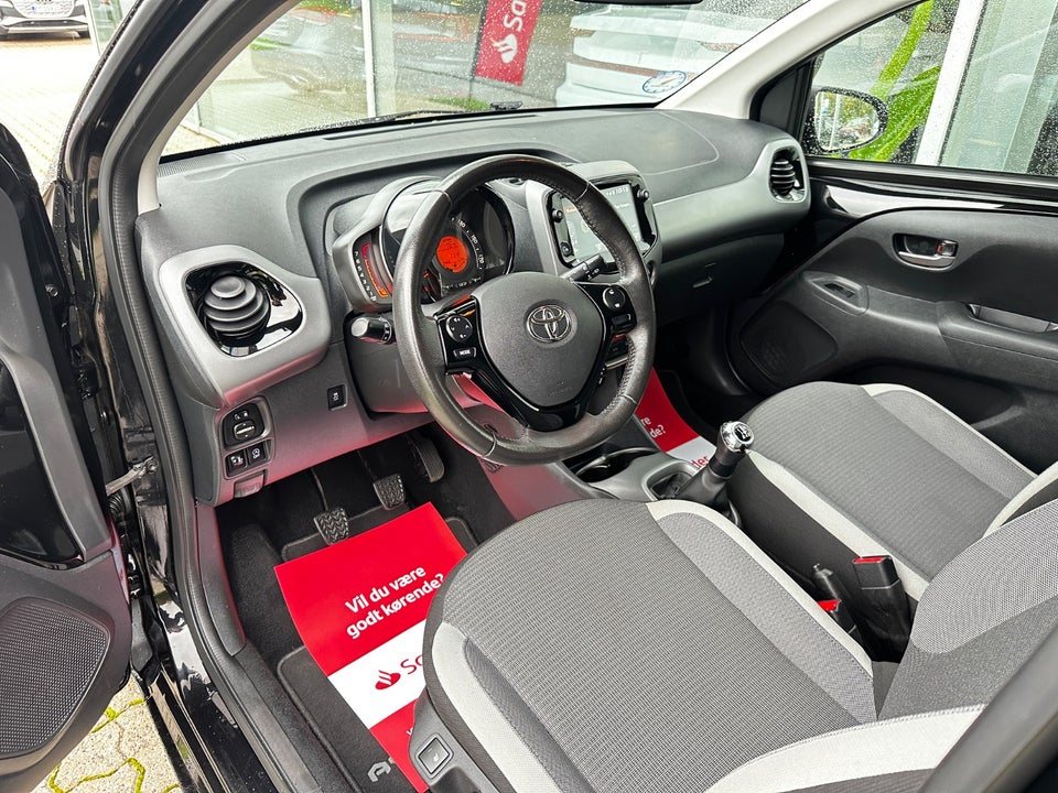 Toyota Aygo 1,0 VVT-i x-press 5d