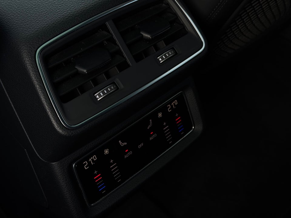 Audi Q8 e-tron 55 S-line quattro 5d