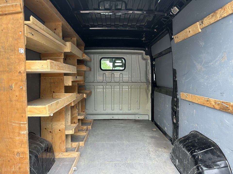 Peugeot Boxer 335 2,0 BlueHDi 130 L2H2 Premium