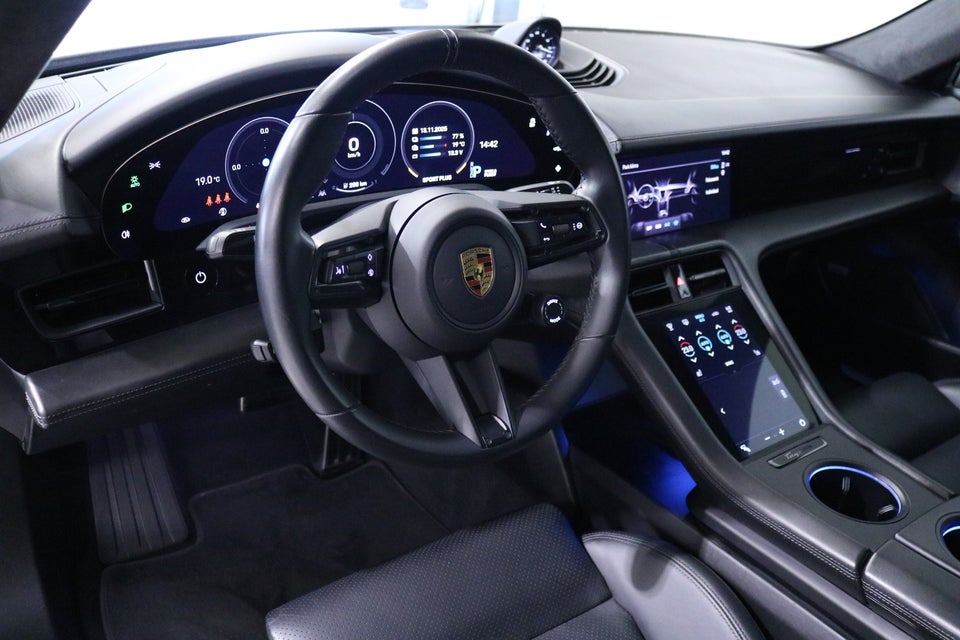 Porsche Taycan Turbo Performance+  4d