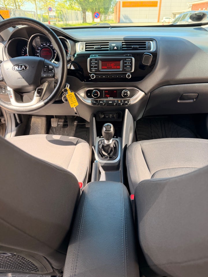 Kia Rio 1,4 CVVT Premium 5d