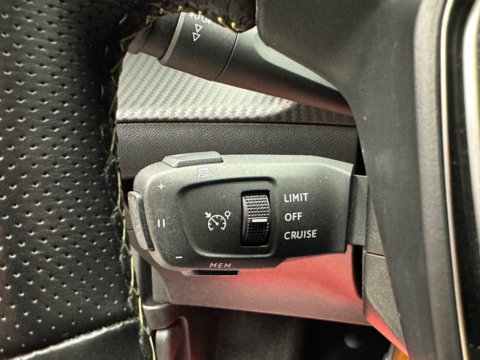 Peugeot e-2008 50 GT Pack 5d