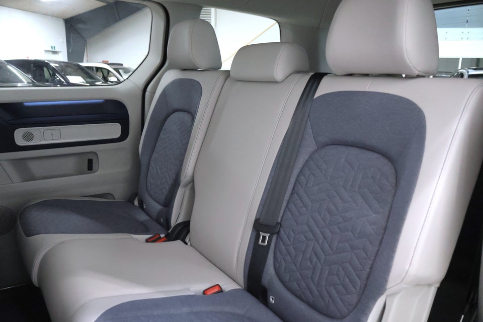 VW ID.Buzz 77 Pro SWB 5d