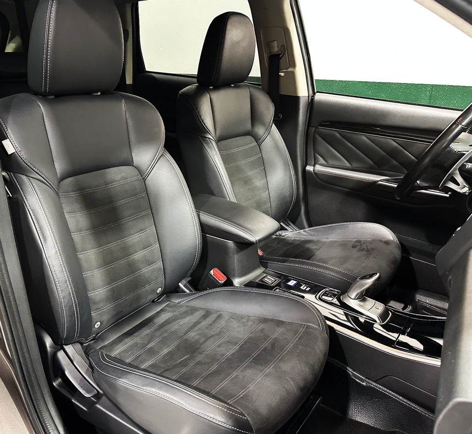 Mitsubishi Outlander 2,4 PHEV Intense CVT 4WD 5d