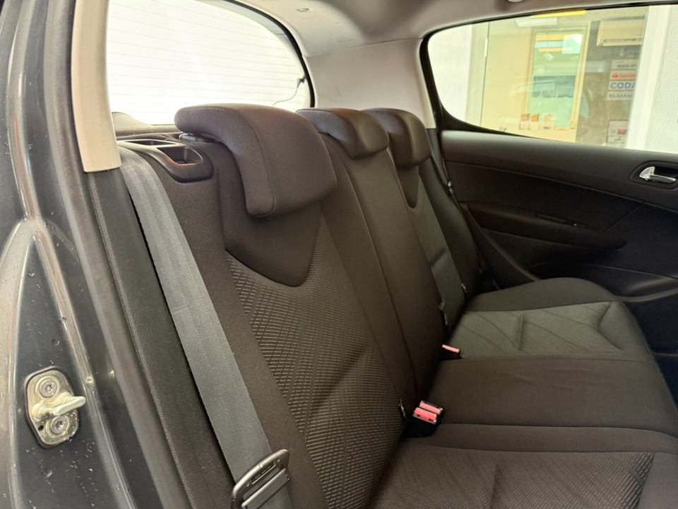 Peugeot 308 1,6 e-HDi 112 Access 5d