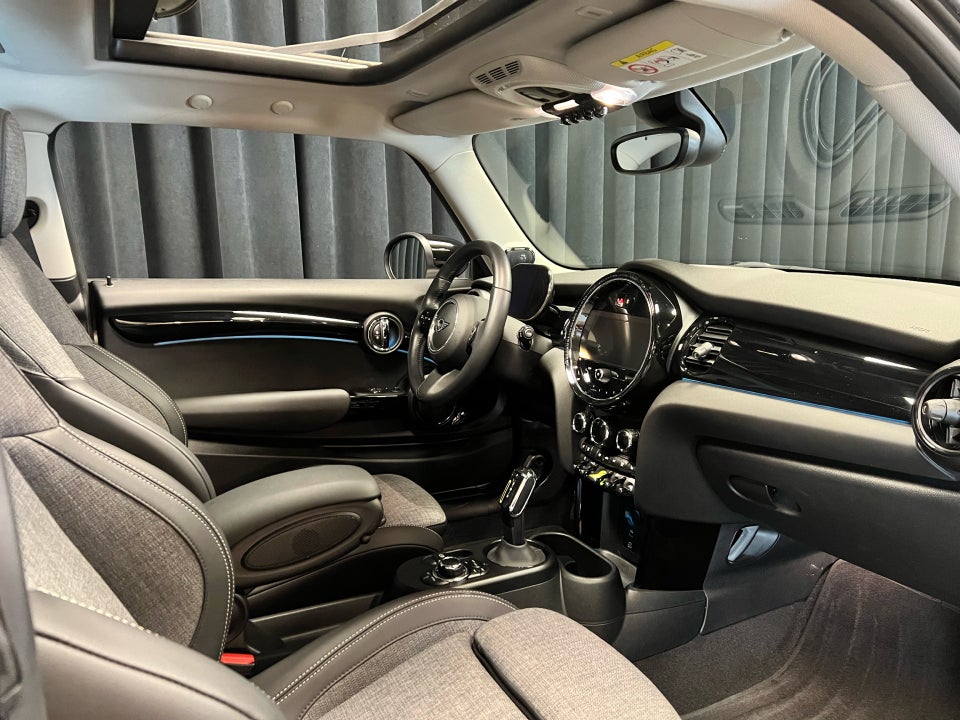 MINI Cooper SE Classic Trim 3d