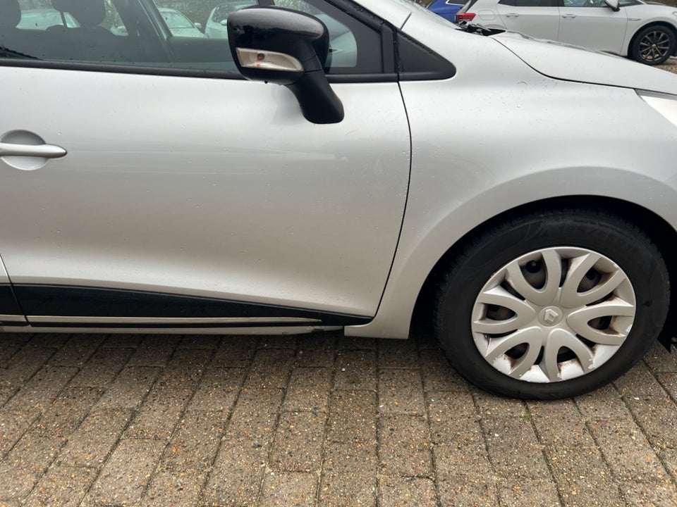 Renault Clio IV 0,9 TCe 90 Expression Sport Tourer 5d