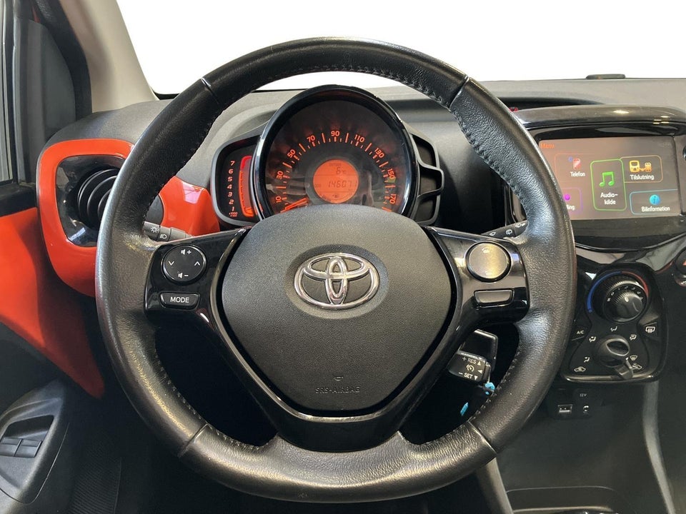 Toyota Aygo 1,0 VVT-i x-wave Sky 5d