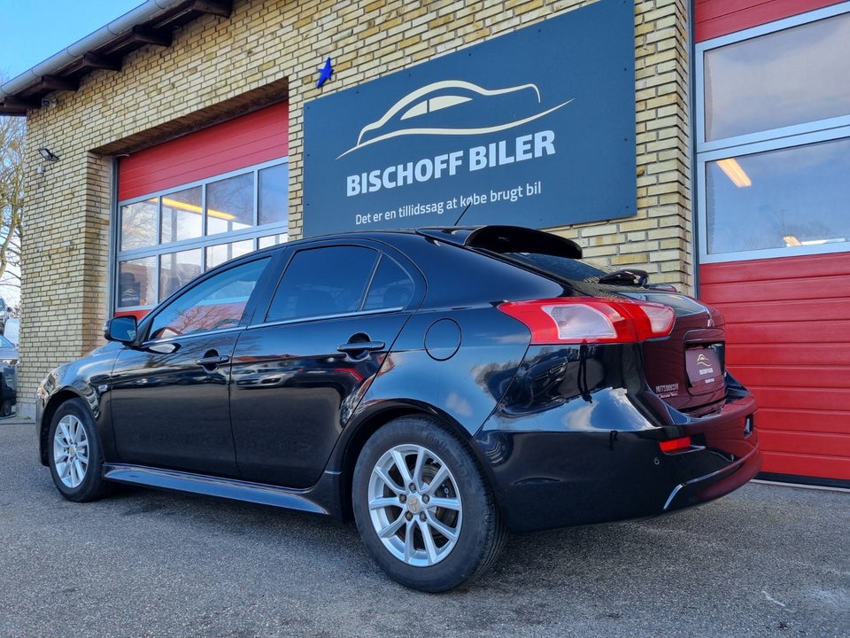 Mitsubishi Lancer 1,6 Invite SportBack 5d