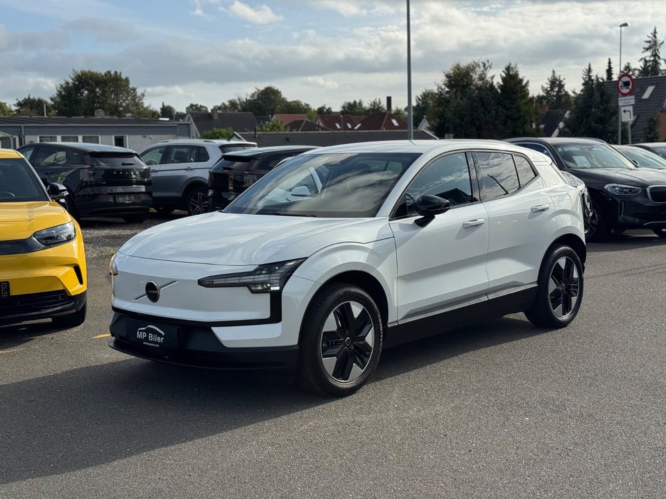 Volvo EX30 Standard Range Core 5d