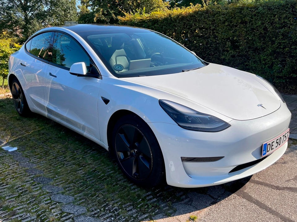 Tesla Model 3 Long Range AWD 4d