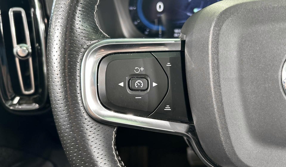 Volvo XC40 P8 ReCharge Twin R-Design 5d