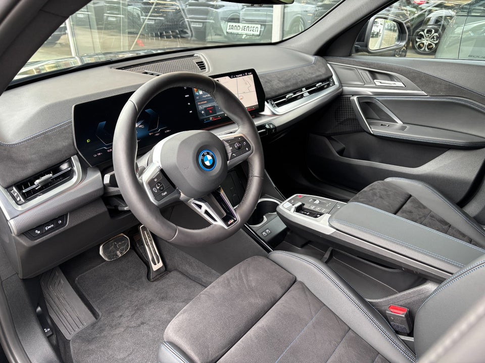 BMW iX2 xDrive30 M-Sport Premium 5d