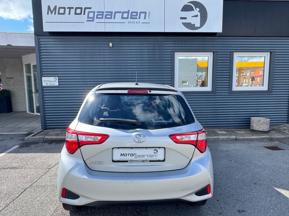 Toyota Yaris 1,0 VVT-i T2 5d
