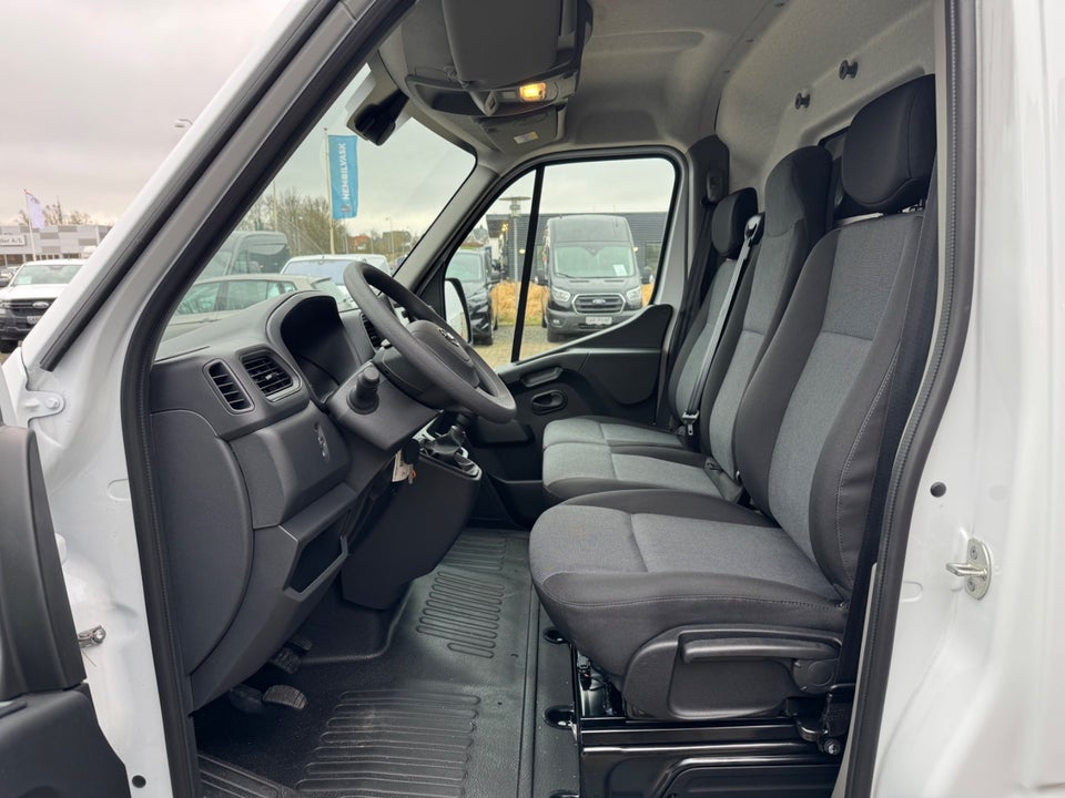 Nissan Interstar 2,0 dCi 150 L2H2 N-Connecta Van