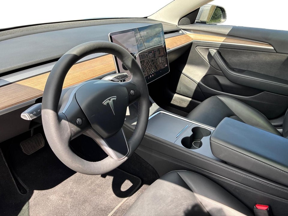 Tesla Model 3 Standard Range+ RWD 4d