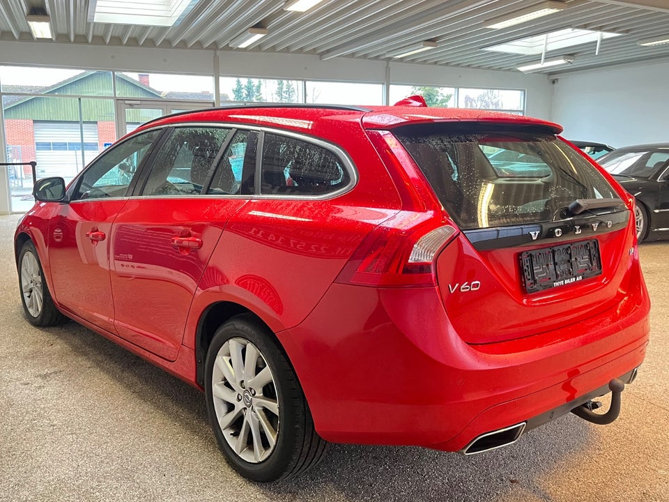 Volvo V60 2,0 D4 190 Summum aut. 5d