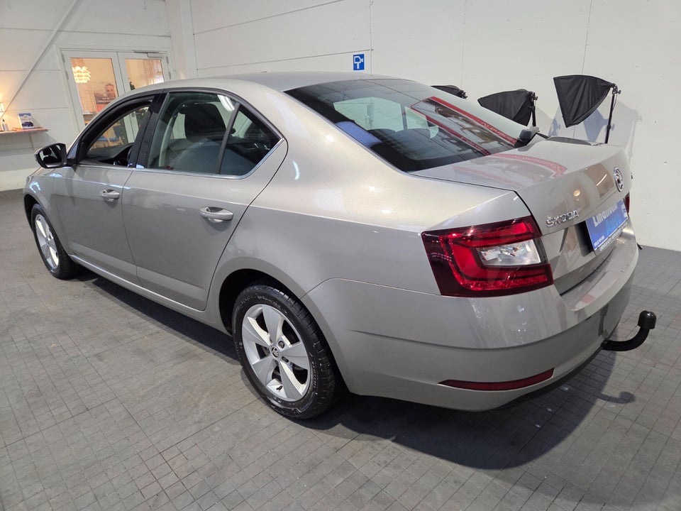 Skoda Octavia 1,6 TDi 115 Style DSG 5d