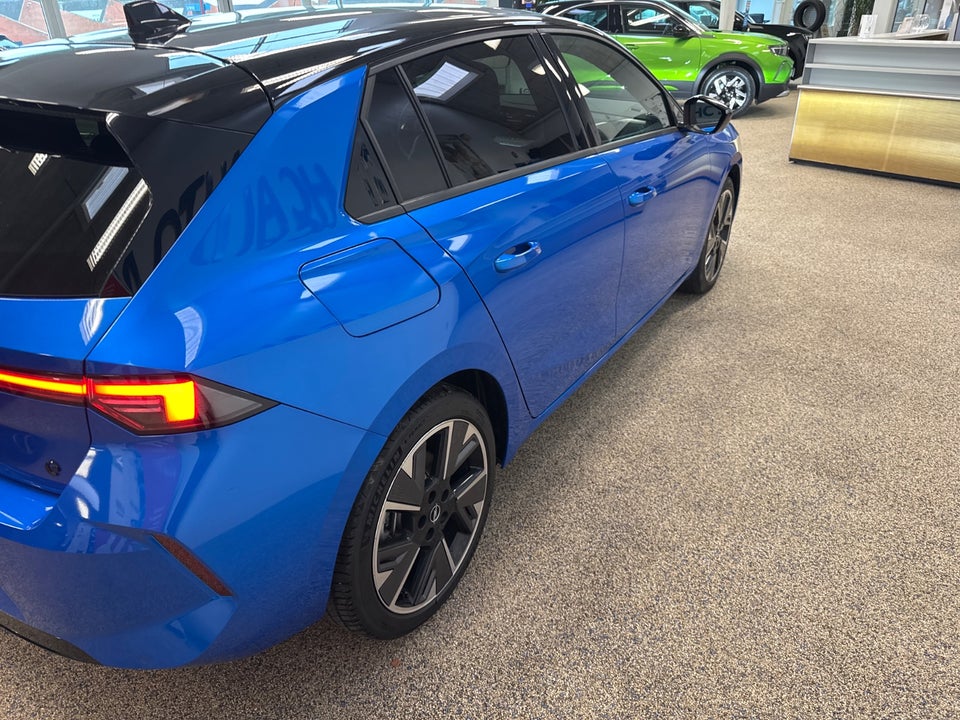 Opel Astra-e 54 GS 5d