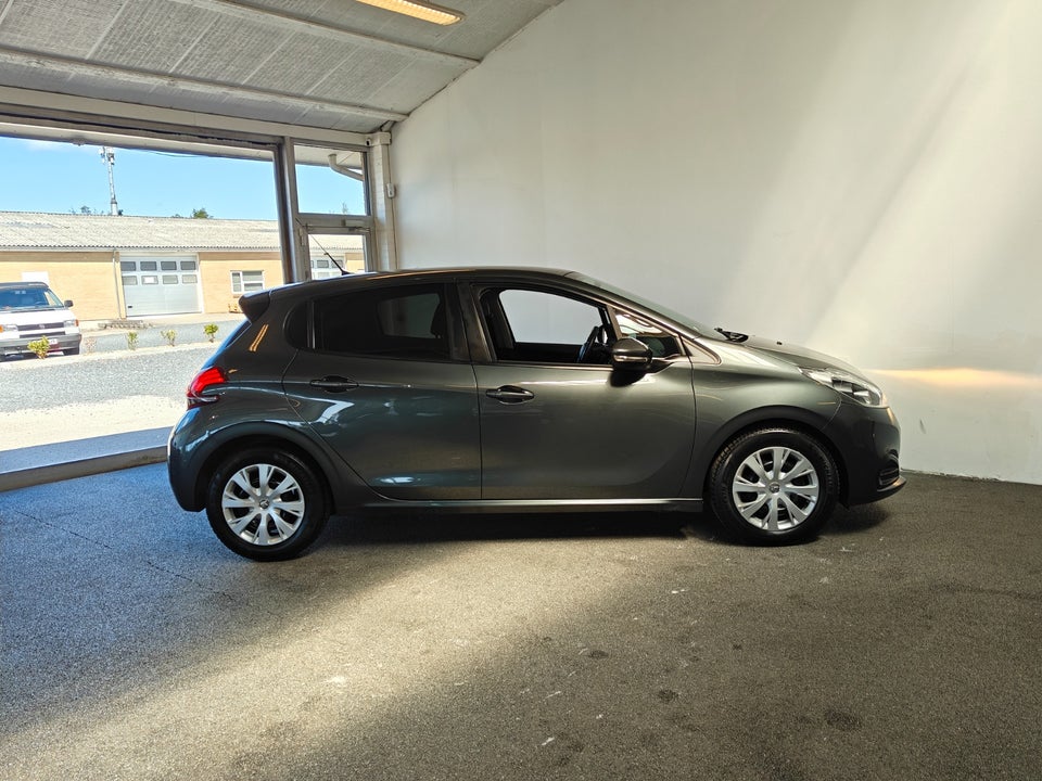 Peugeot 208 1,6 BlueHDi 100 Desire 5d