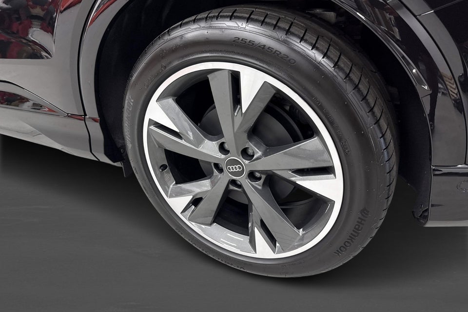 Audi Q4 e-tron performance 5d