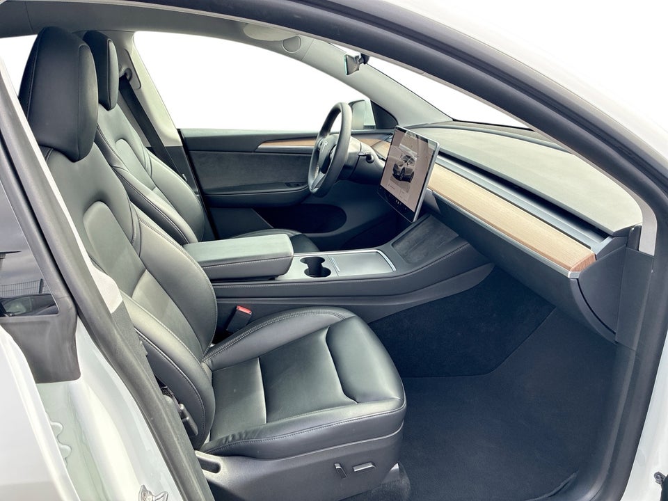 Tesla Model Y Long Range AWD 5d