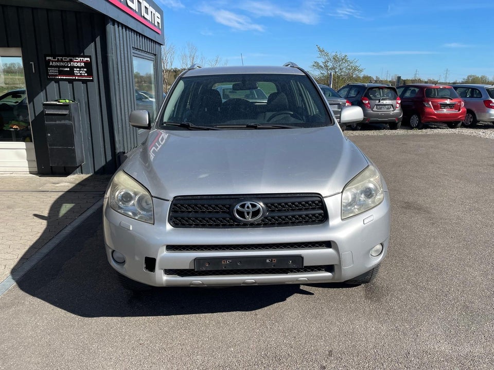 Toyota RAV4 2,0 VVT-i 4x4 Van 5d