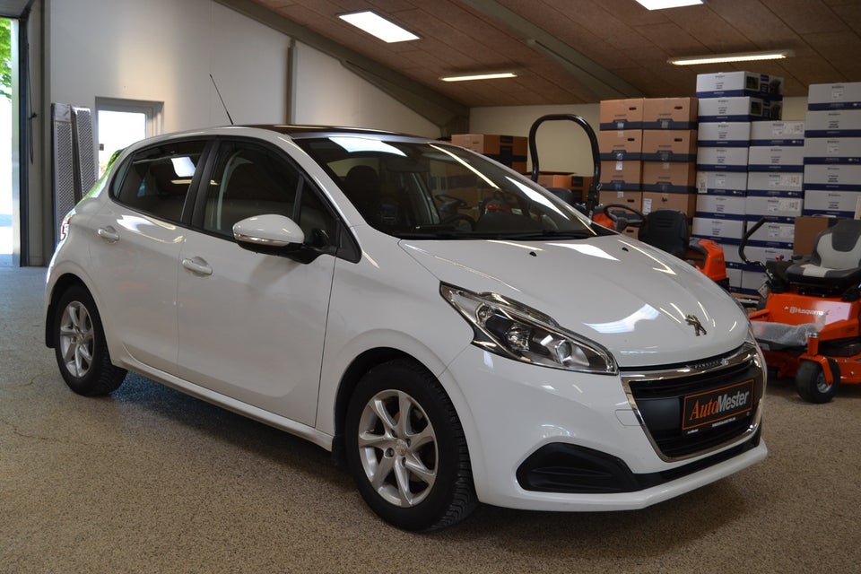 Peugeot 208 1,2 VTi 82 Chili Sky+ 5d