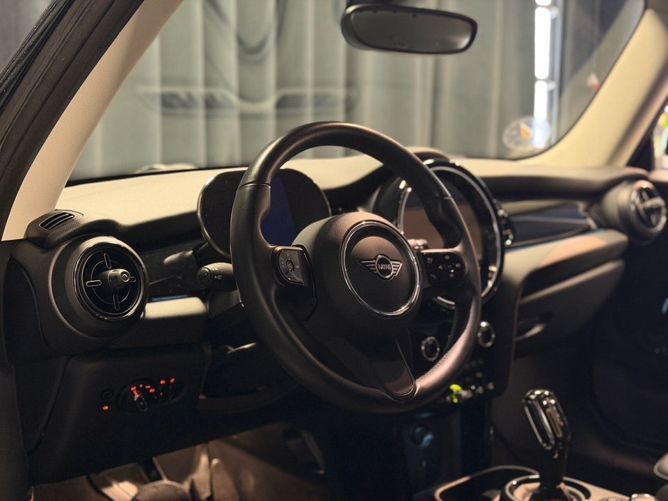 MINI Cooper SE Classic Trim 3d