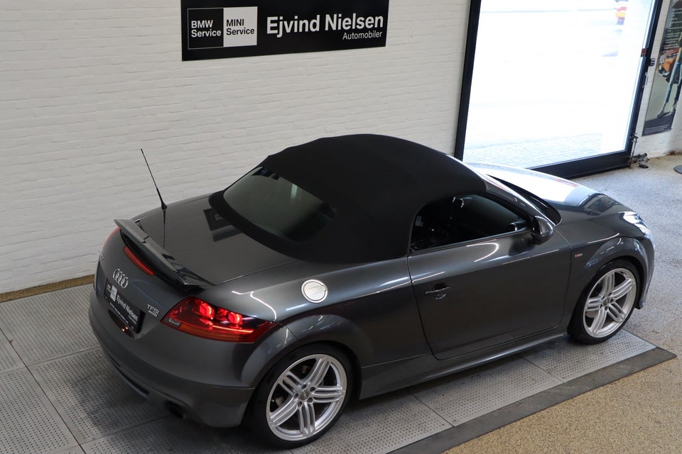 Audi TT 2,0 TFSi 211 Roadster quattro S-tr. 2d