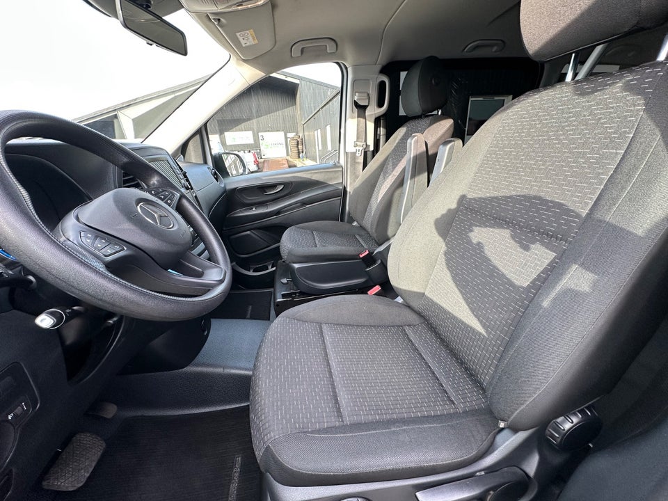 Mercedes eVito 129 Tourer PRO L Van