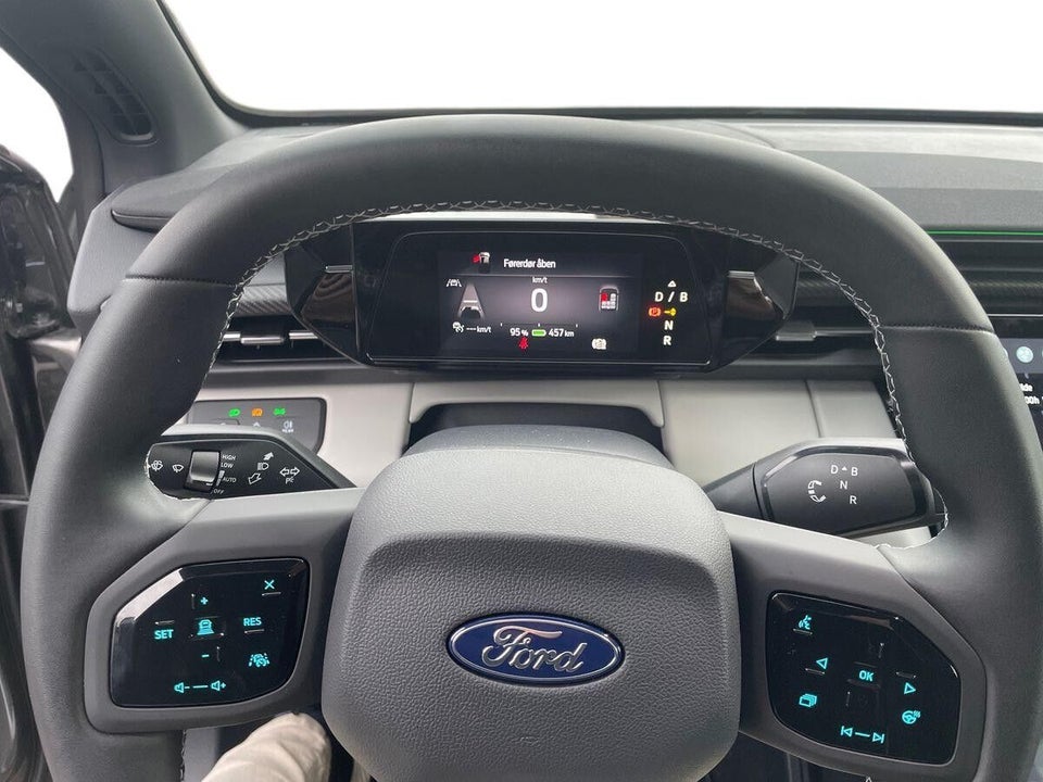 Ford Capri 82 Premium Extended Range 5d