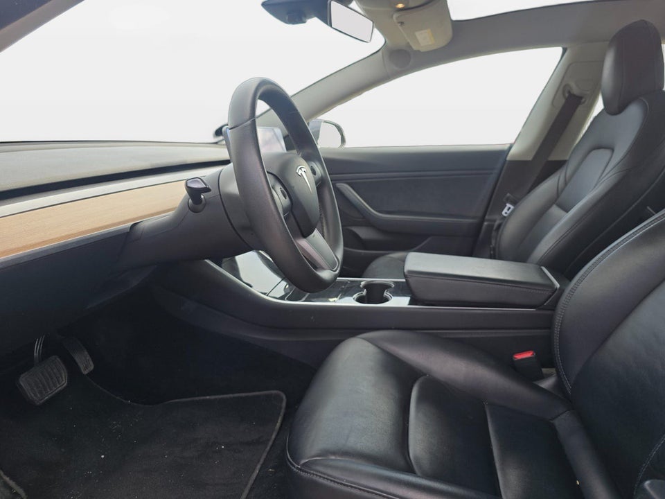 Tesla Model 3 Long Range AWD 4d