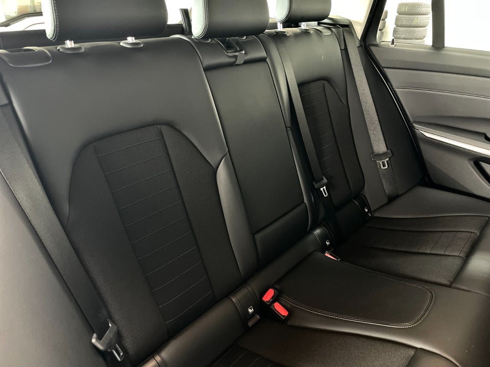 BMW 330e 2,0 Touring Sport Line aut. 5d