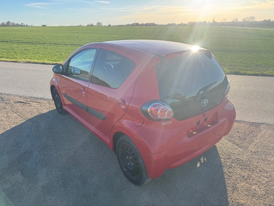 Toyota Aygo 1,0 VVT-i T2 Air Connect 5d