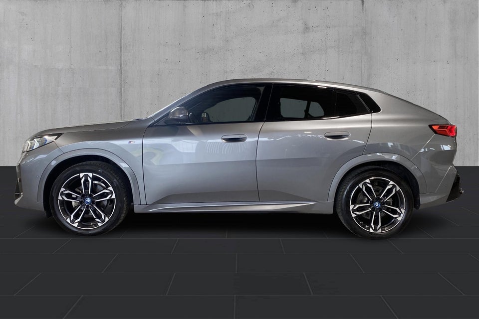 BMW iX2 eDrive20 M-Sport 5d