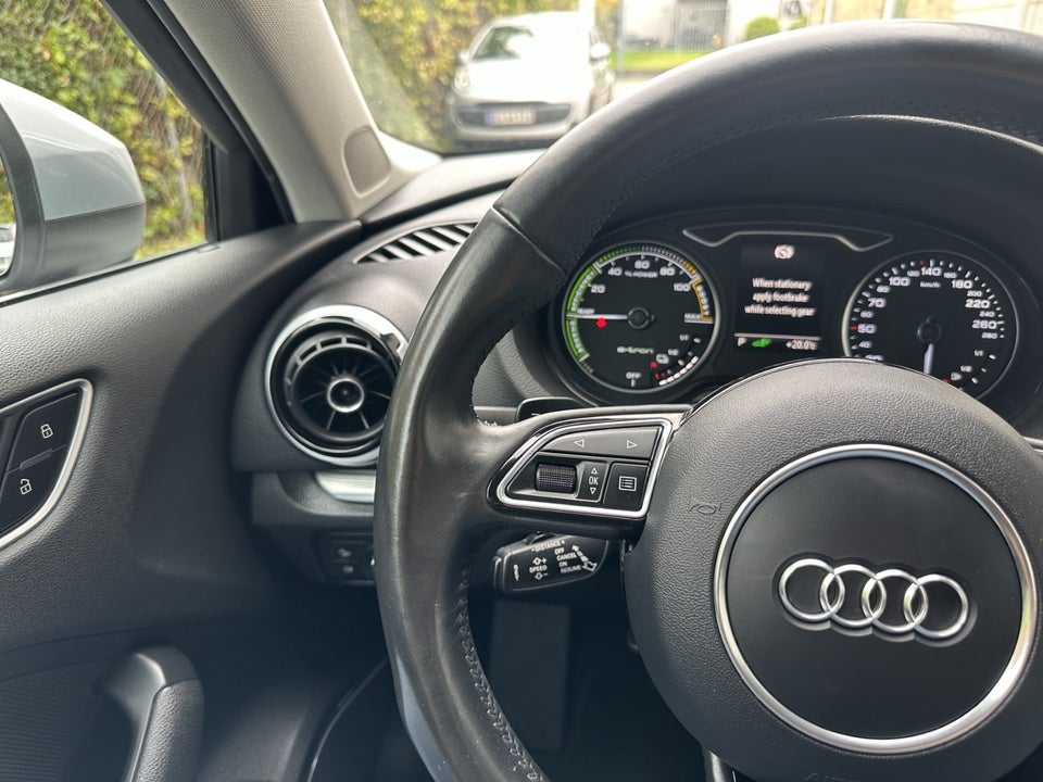 Audi A3 1,4 e-tron Sport Sportback S-tr. 5d