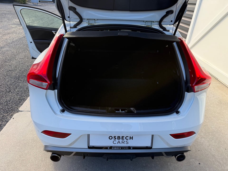Volvo V40 2,0 T4 190 R-Design 5d