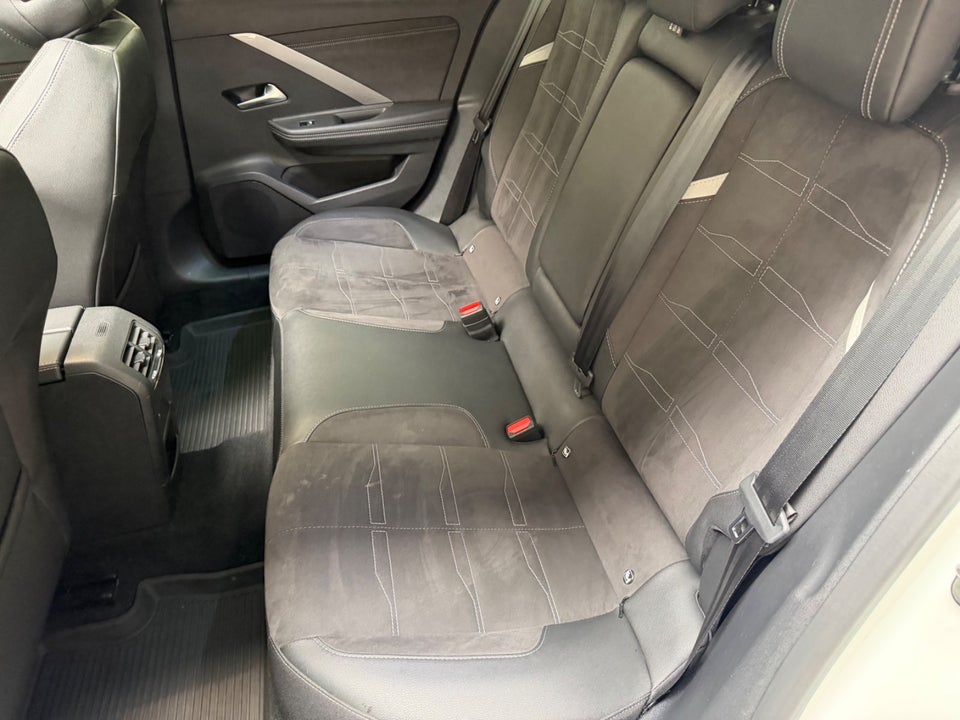 Opel Astra-e 54 Ultimate 5d